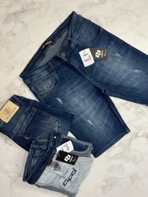 Bermuda Jeans masculina CLC 98% algodao 2% elastano.